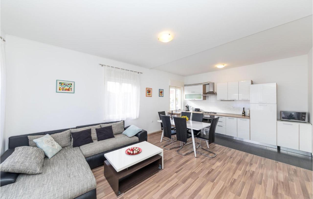Nice Apartment In Kastel Stafilic With Sauna Kaštela Exterior foto
