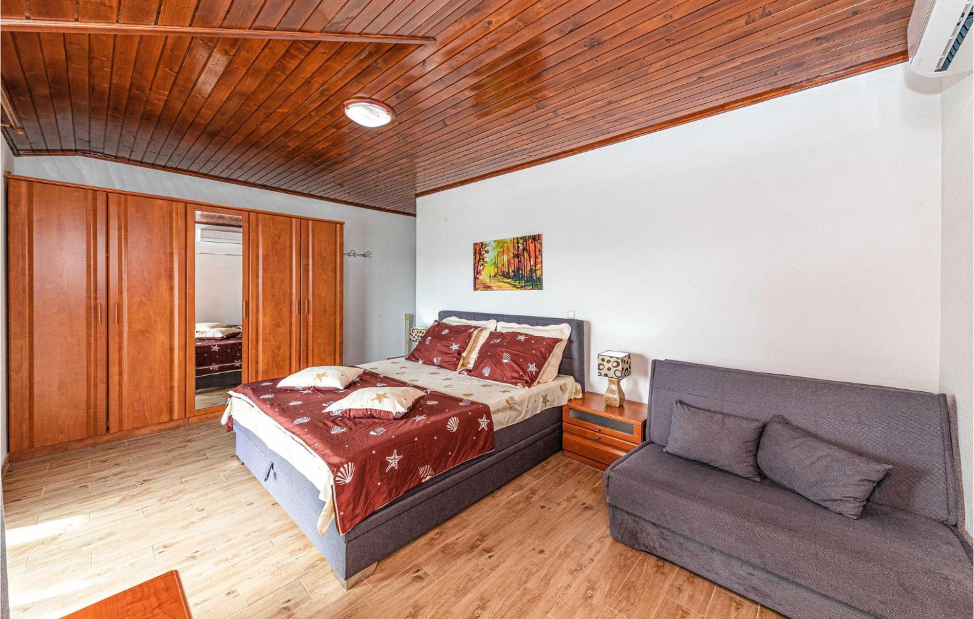 Nice Apartment In Kastel Stafilic With Sauna Kaštela Exterior foto