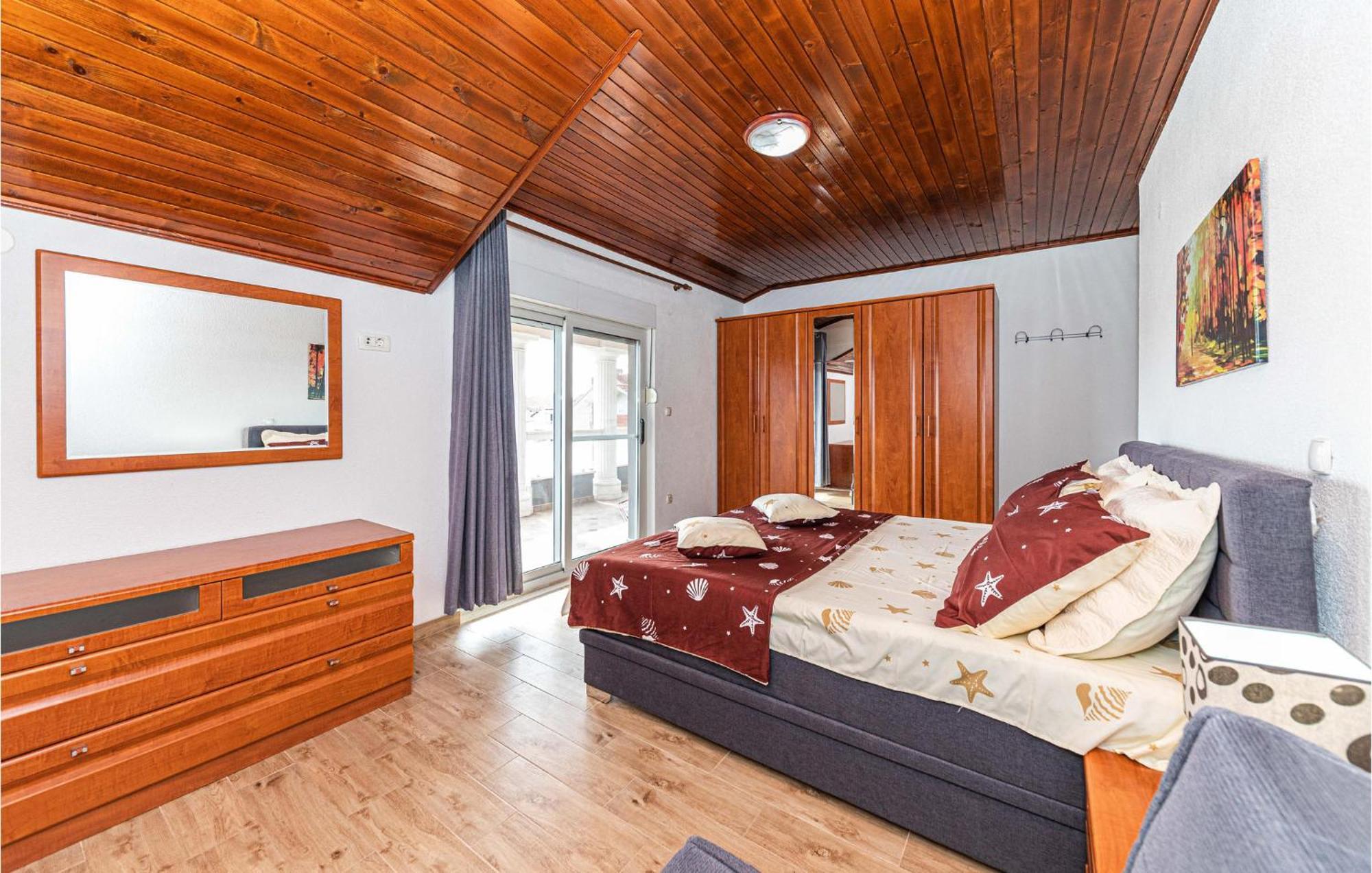 Nice Apartment In Kastel Stafilic With Sauna Kaštela Exterior foto